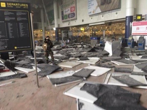 Brüksel’de iki ayrı patlama: Yaralılar var!

Belçika’nın başkenti Brüksel’de havalimanında 2 patlama sesi duyuldu.