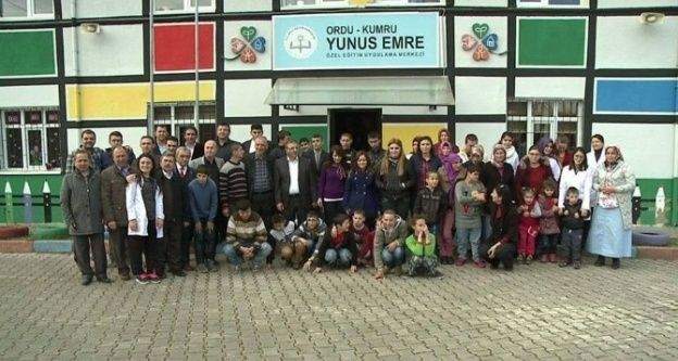 AK Parti'den Kumru'da 30 Çocuğa Giyim Yardımı