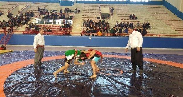 Aşırtmalı Aba Güreşi Türkiye Şampiyonası Kadirli'de Yapıldı