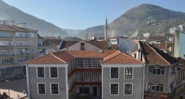 Başkan Uzuner, Yılın 'Yerel Yöneticisi” Seçildi