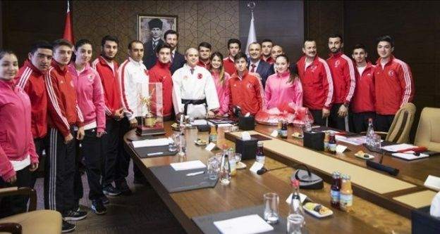Düzceli Şampiyon Karateciler Bakan Huzurunda