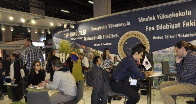 Haliç Üniversitesi Educaturk'te Öğrencilerle Bir Araya Geldi