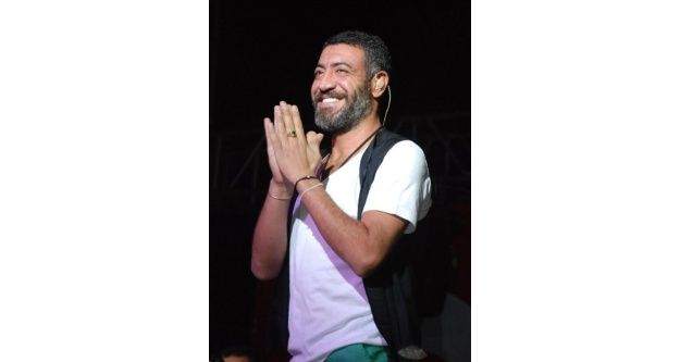 İzmirliler Altun'la Fantezi Müziğe Doyacak