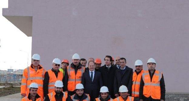 Akdağ, Kampüs Hastanesinde İncelemelerde Bulundu