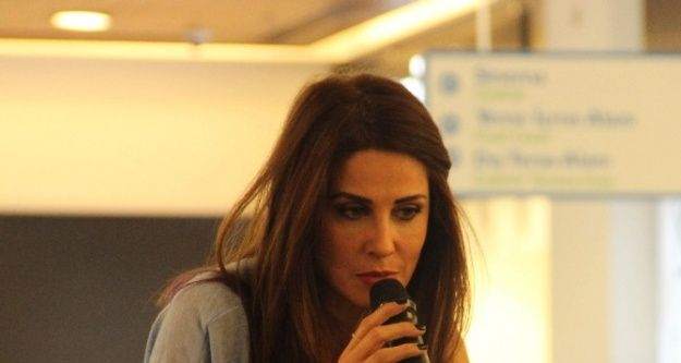 Hande Kazanova, Burçları Yorumladı