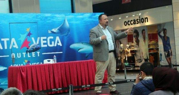 Nata Vega'da İmza Günleri