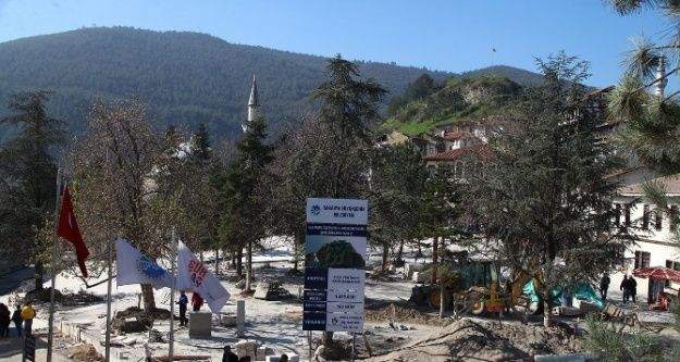Taraklı'nın Yeni Meydanı Yazın Hizmette Olacak