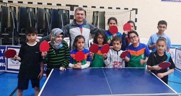 Yeşilyurtspor Masa Tenisi Takımı, Kupa Ve Madalyaları Topladı