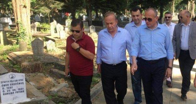 Başkan Keleş Şehir Mezarlığındaki Çalışmaları İnceledi