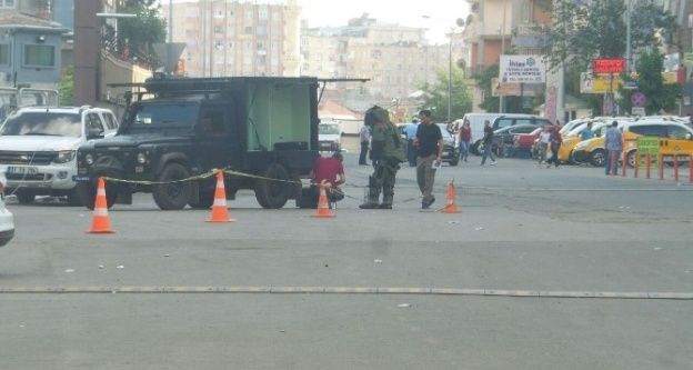 Diyarbakır Emniyet Müdürlüğü Önünde Şüpheli Araç Alarmı