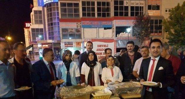İlahi Sanatçısı Esat Aydoğan Develi'd demokrasi nöbetindeydi