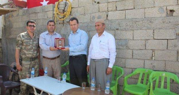 Şehit Yusuf Atal'ın hizmet plaketi ailesine takdim edildi