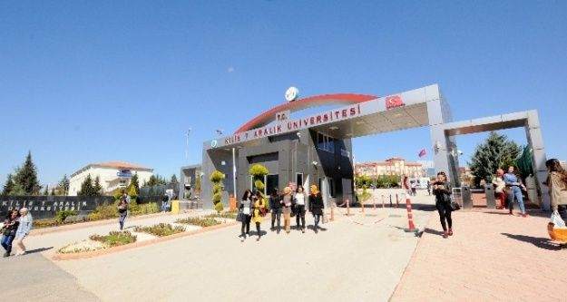 Üniversitesi çevresinde gösteri ve yürüyüş yasaklandı