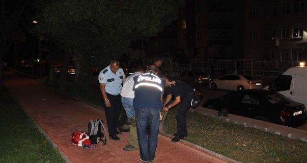 Şüpheli çantadan spor kıyafetleri çıktı