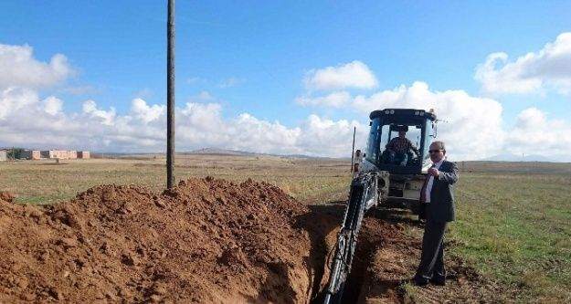 Aslanapa'da içme suyu isale hattı yenileniyor