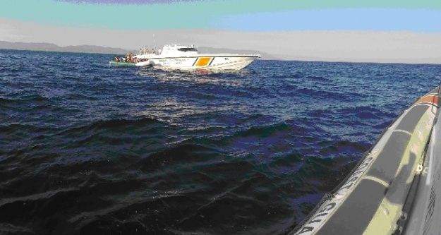 Kuşadası Körfezi'nde 48 kaçak göçmen yakalandı