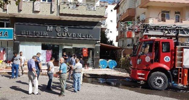 Manavgat'ta iş yeri yangını