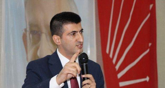 CHP PM Üyesi Çelebi: 'Bu darbe girişimi asla tiyatro değil'