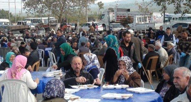 Eller yağmur için semaya açıldı, dualar edildi
