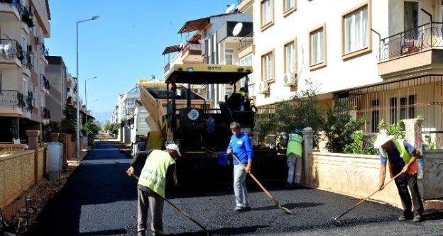 Karşıyaka Mahallesi'ne 25 bin ton sıcak asfalt