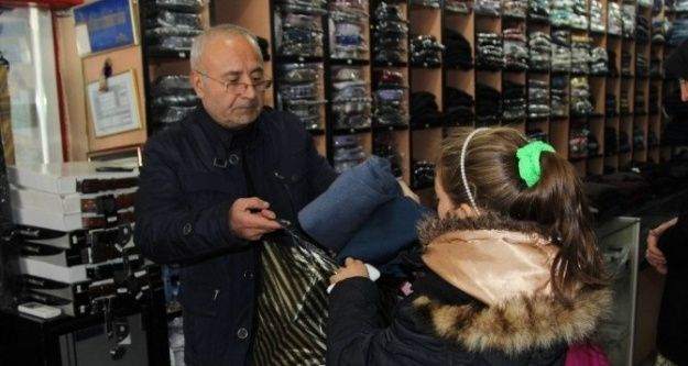 Cihanbeyli'de 'Minik Kalpler Üşümesin' Projesi hayata geçirildi