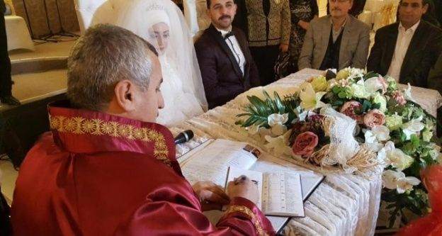 Körfez Belediyesi bin 200 çifti evlendirdi