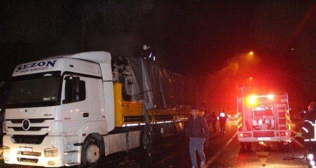 26 ton pamuk yüklü tırda yangın