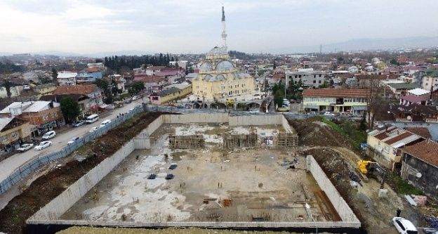 Başiskele'de alt ve üst yapı çalışmalar sürüyor