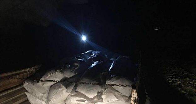 Başkale'de kaçak çay ele geçirildi