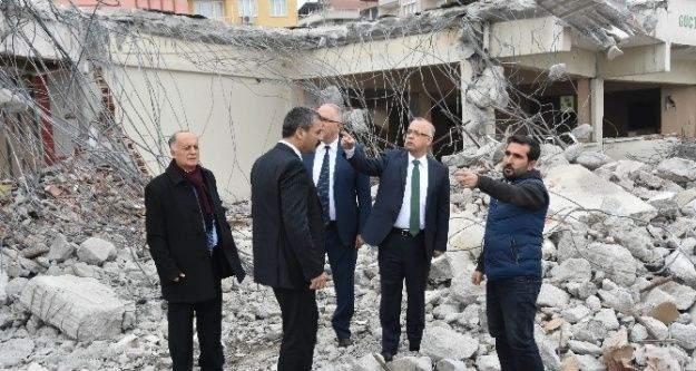 Başkan Kayda yıkım alanında inceleme yaptı