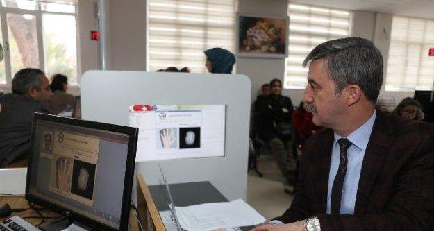 Başkan Şirin'den yeni kimlik kartı başvurusu
