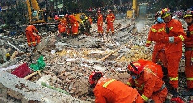 Çin'de 4 bina çöktü: 22 ölü