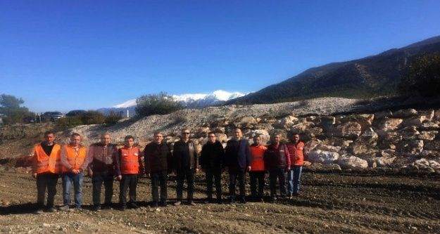Coşkun, Kaş'taki taşkın koruma çalışmalarını inceledi