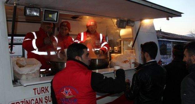 Gençler sabah namazında buluşuyor