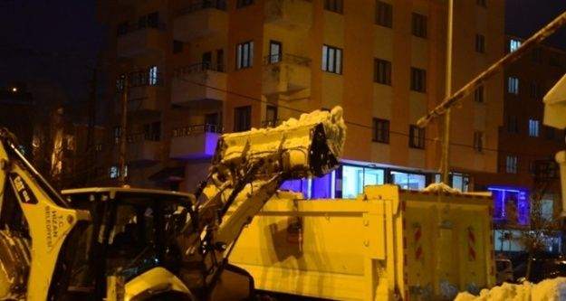 Hizan Belediyesinden karla mücadele çalışmaları