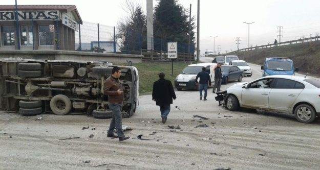 Kamyonla otomobilin çarpıştığı kazada 1 kişi yaralandı
