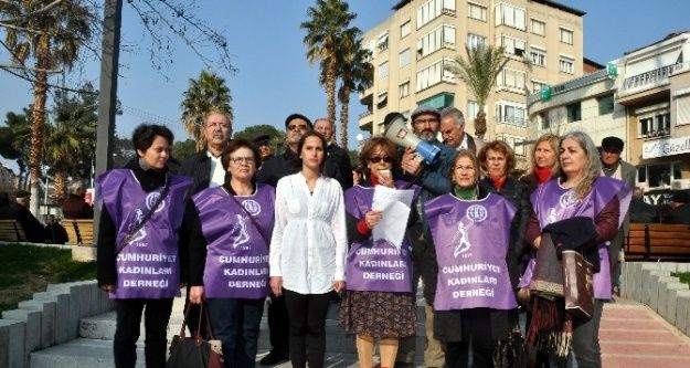 Nazillili kadınlar Özgecan Aslan|ı dramayla andı