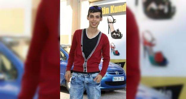 22 yaşındaki genç evinde ölü bulundu.