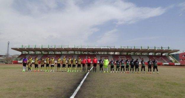 Ağrı Spor kendi evinde zorda olsa kazanmasını bildi