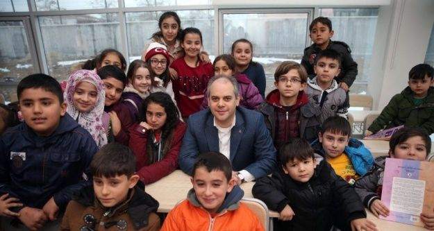 Bakan Çağatay Kılıç'ın '23 Nisan' mesajı