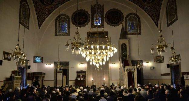 Cuma namazı öncesinde Kur'an-ı Kerim ziyafeti