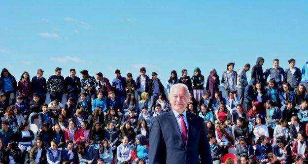 Lapseki'de öğrenciler moral yemeğinde buluştu