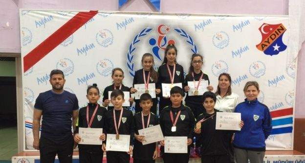Manisalı badmintoncular Türkiye finallerinde