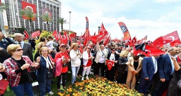 19 Mayıs'a 'Halk kutlaması'