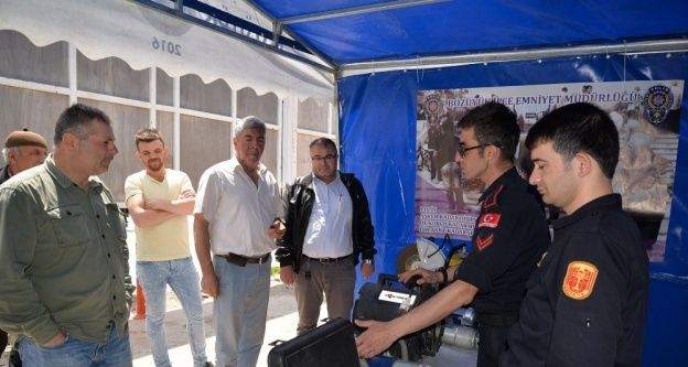 Bozüyük'te Trafik Haftası bilgilendirme ve farkındalık standı