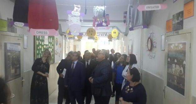 Burhaniye'de İngilizce Sokağı açıldı