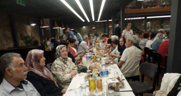 Engelliler ve aileleri iftarda bir araya geldi