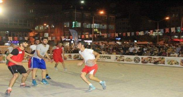 Hakkari'de Streetball 3x3 Basketbol turnuvası sona erdi