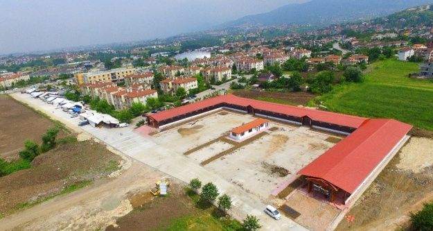 Kapalı Semt Pazarı'nda 67 esnaf hizmet verecek