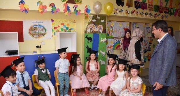 Şehzadeler Kreşi miniklerinin karne heyecanı